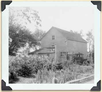 The Dyment family's honey house, Smithville, Ontario, ca 1920. 